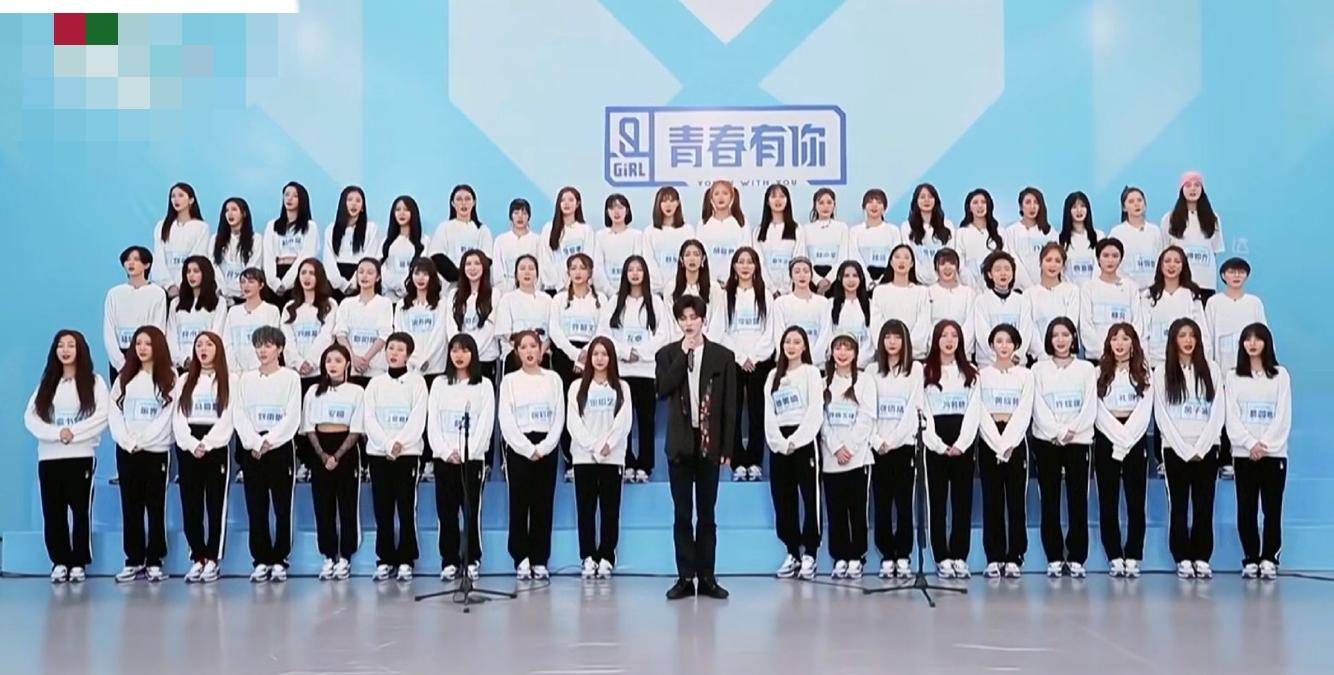 反而是《创造营2020》里的导师们,刚播出一期,却因为点评备受争议,无