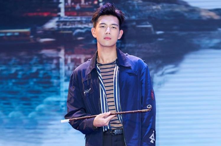 当年的《奔跑吧》,少镜头没存在感的四位男星,如今都红得发紫|李现