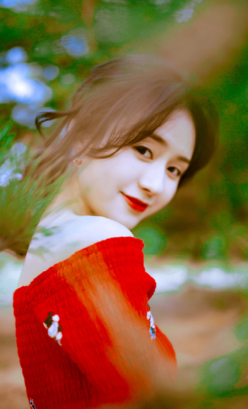 郑合惠子穿红裙太惊艳一字肩连衣裙浪漫优雅显白又青春靓丽