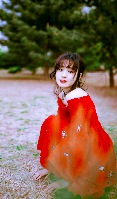 郑合惠子穿红裙太惊艳一字肩连衣裙浪漫优雅显白又青春靓丽