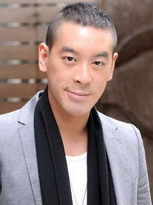 麦浚龙是香港导演,演员,歌手,香港商人麦绍棠之子,家境富裕,才华横溢.