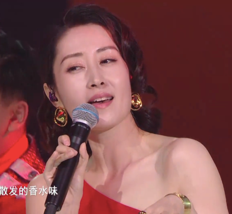 千万直拍第一人,44岁刘敏涛终于成为自己的女王|红色高跟鞋|刘敏涛