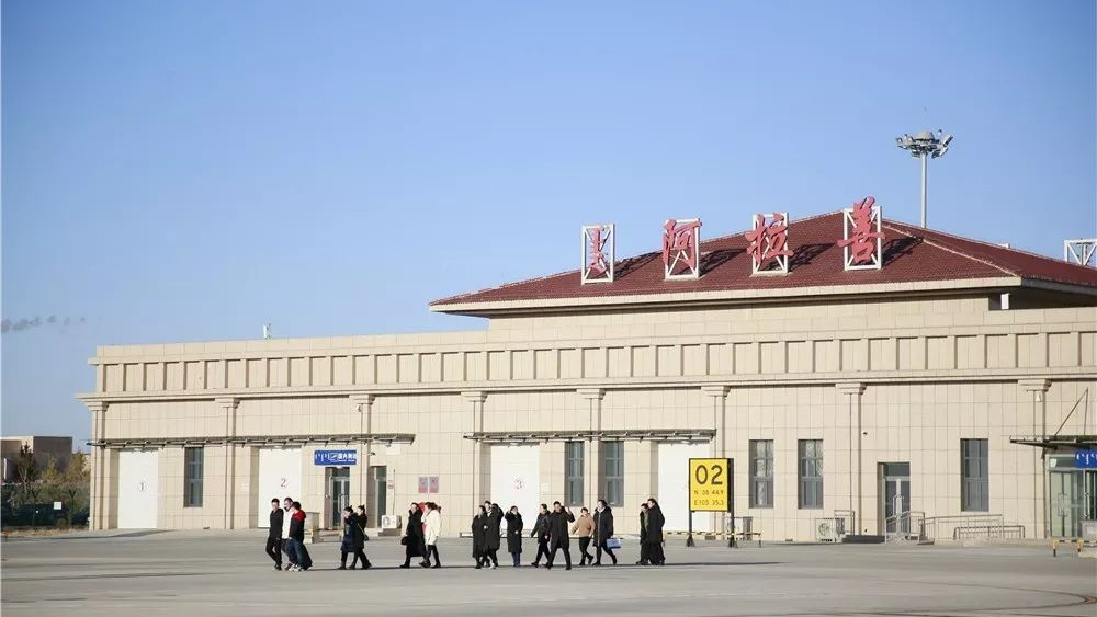 内蒙地区阿拉善盟三个通勤机场之一阿拉善左旗巴彦浩特机场