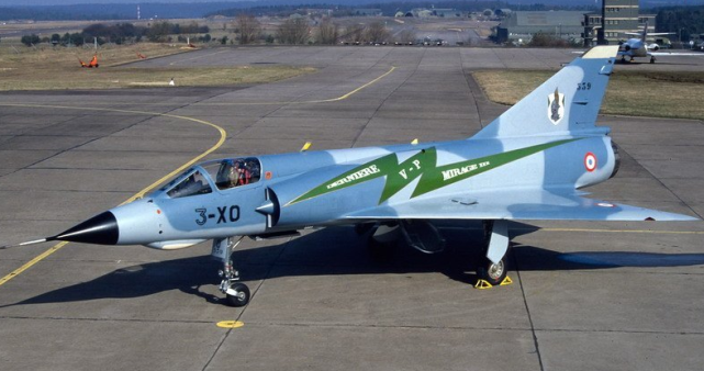 二代机中的佼佼者幻影f1可惜生不逢时跟f16生在了一个时代