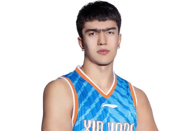 数据流丨"新疆浓眉哥"鲁吐布拉,要如何才能从璞玉变成美玉?