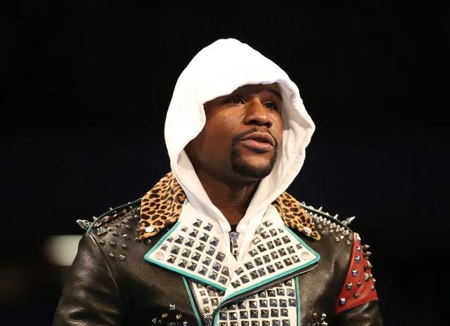 这位不败的前世界拳击冠军将与阿德里安·布罗纳一较高下的传言被