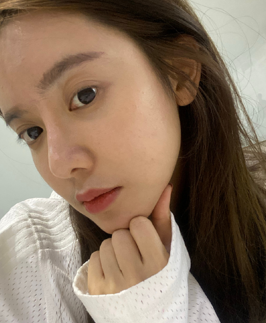 nba最美女主播美娜,大胆晒素颜照,果然天生丽质,男友是富二代