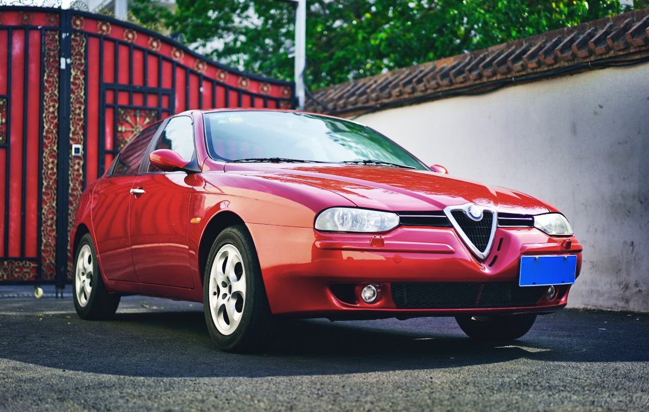 能否再现往日的辉煌 来看看这台贴了车衣的阿尔法罗密欧156