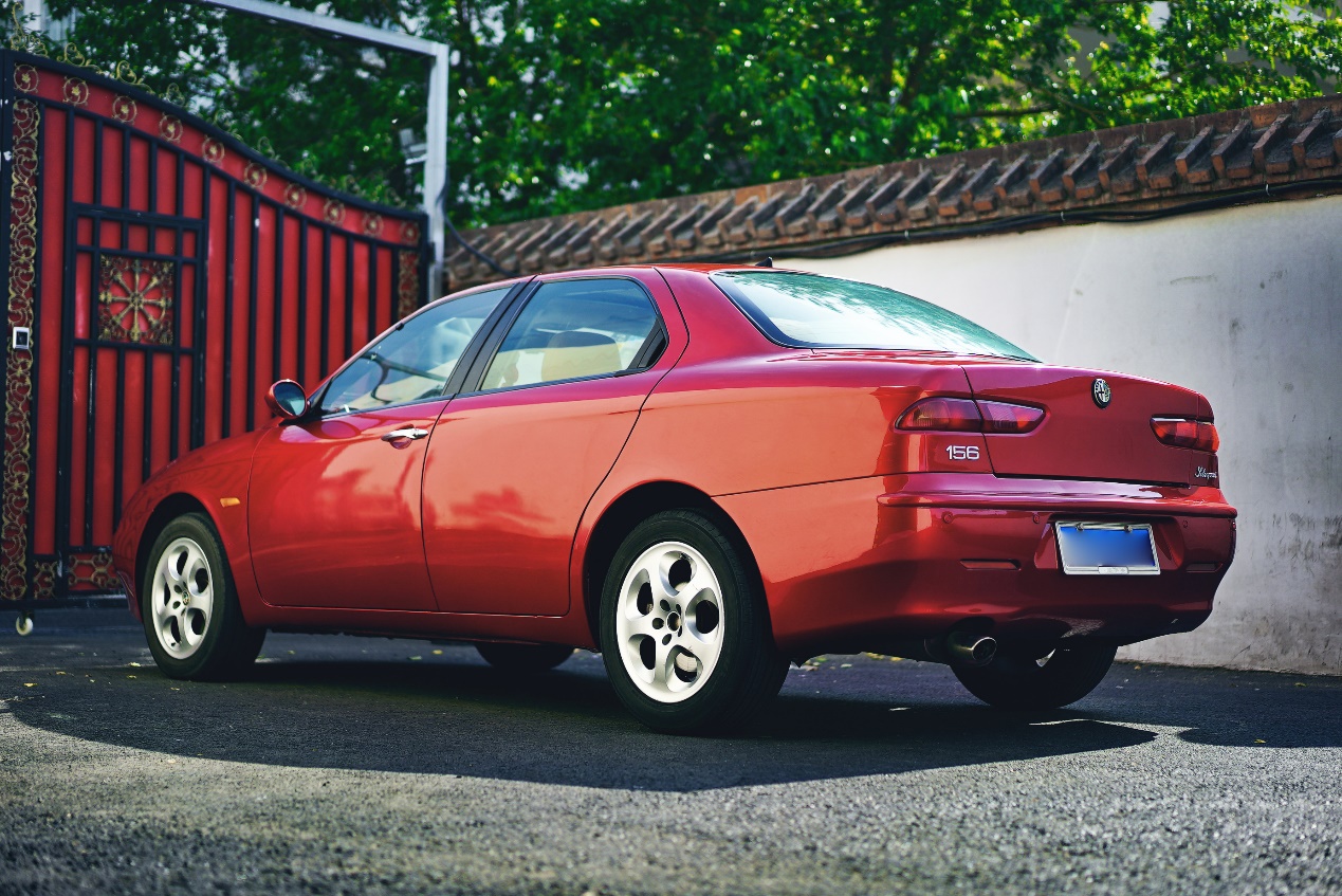 能否再现往日的辉煌 来看看这台贴了车衣的阿尔法罗密欧156