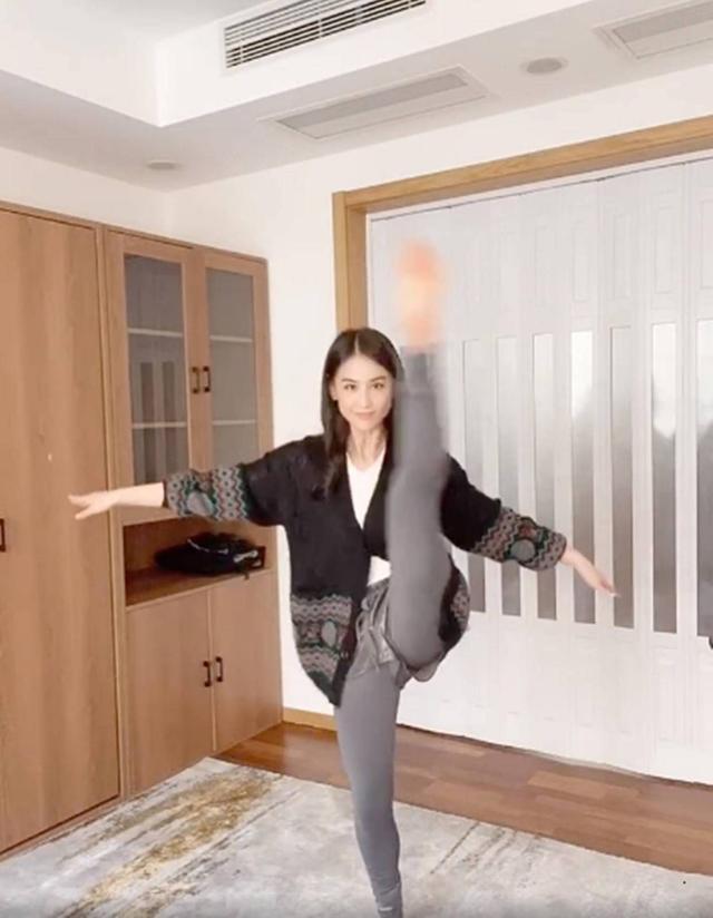 阔太黄圣依势必大火!选秀结束后花式秀舞蹈功底,首露面暴瘦好多