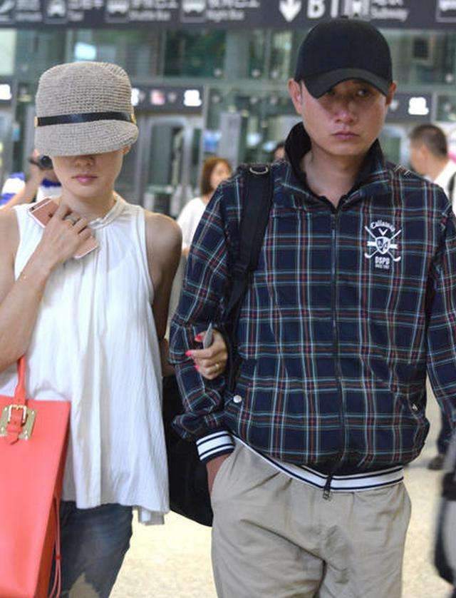 他出道30多年零绯闻,曾娶大8岁的她,今姐弟恋走过26年依旧幸福