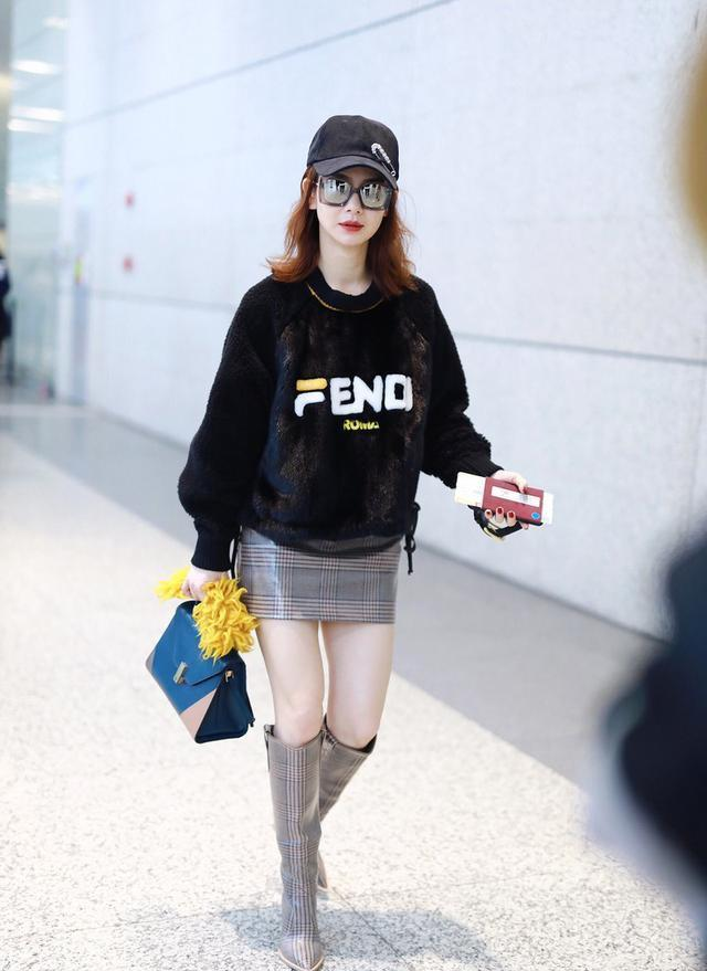 戚薇真是"时尚咖","一分裙"也能穿出高级感,牛奶