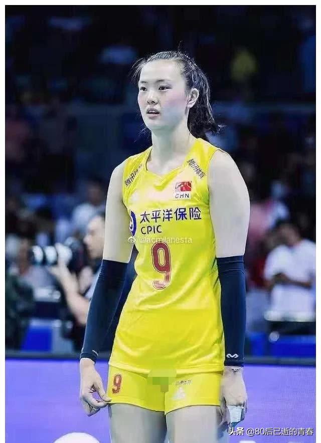 张常宁被摄影师坑了,因下身比赛服太紧,裆部轮廓明显