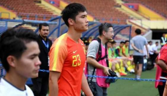 大连人中锋位置将迎来新面孔,表现可圈可点,曾号称中国伊布