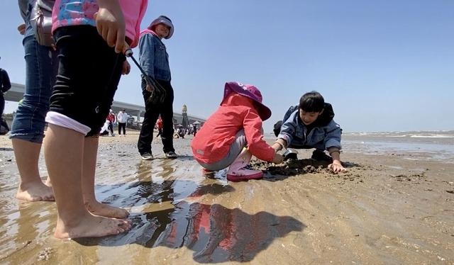 雨后的大连，风很大 浪很高 人很嗨