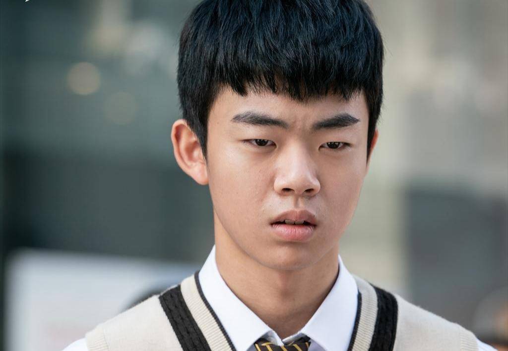 金喜爱之后夫妻的世界再曝丑闻未成年小演员疑似抽烟酗酒