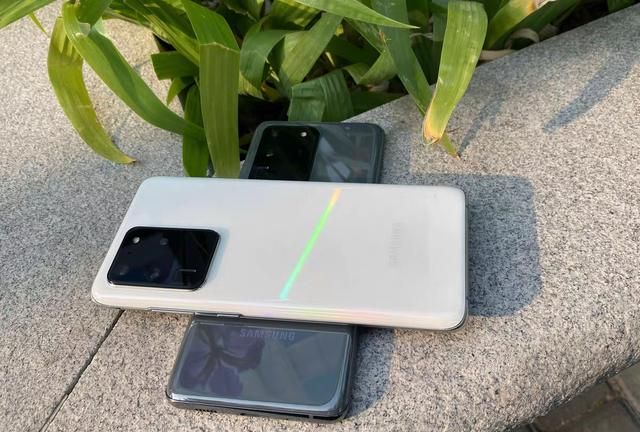 三星a71 5g手机,6.7英寸高屏占比 6400万四摄,拍照更专业