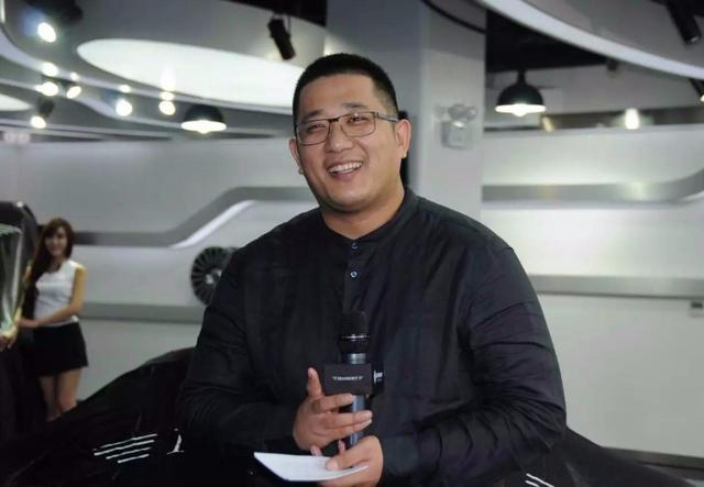 当然,付嵩洋所买的这台车并不是我们平常所见的兰博基尼,它的设计造型