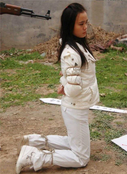 然而,一切都晚了,在他们走上刑场的一瞬间,就注定了他们的结局.