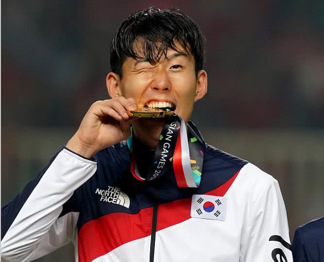 157人军训孙兴慜成绩第1 晒照庆祝1小时获赞31万