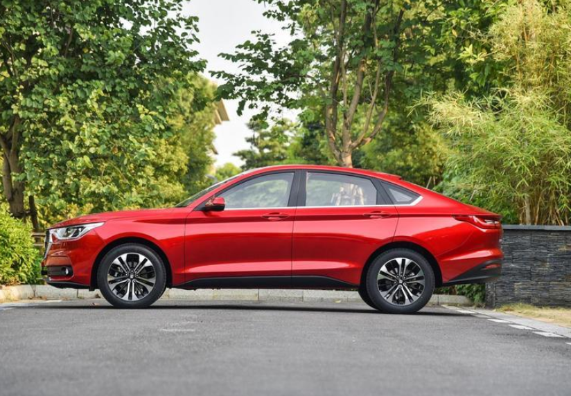 2020年值得购买的4款高颜值轿车，国产合资都有，覆盖8万到20万