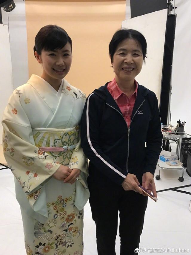 张本智和母亲成大热