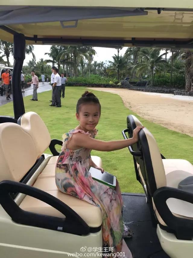 黄磊12岁女儿多多,赵薇8岁女儿黄新,刘涛李湘9岁女儿近照曝光