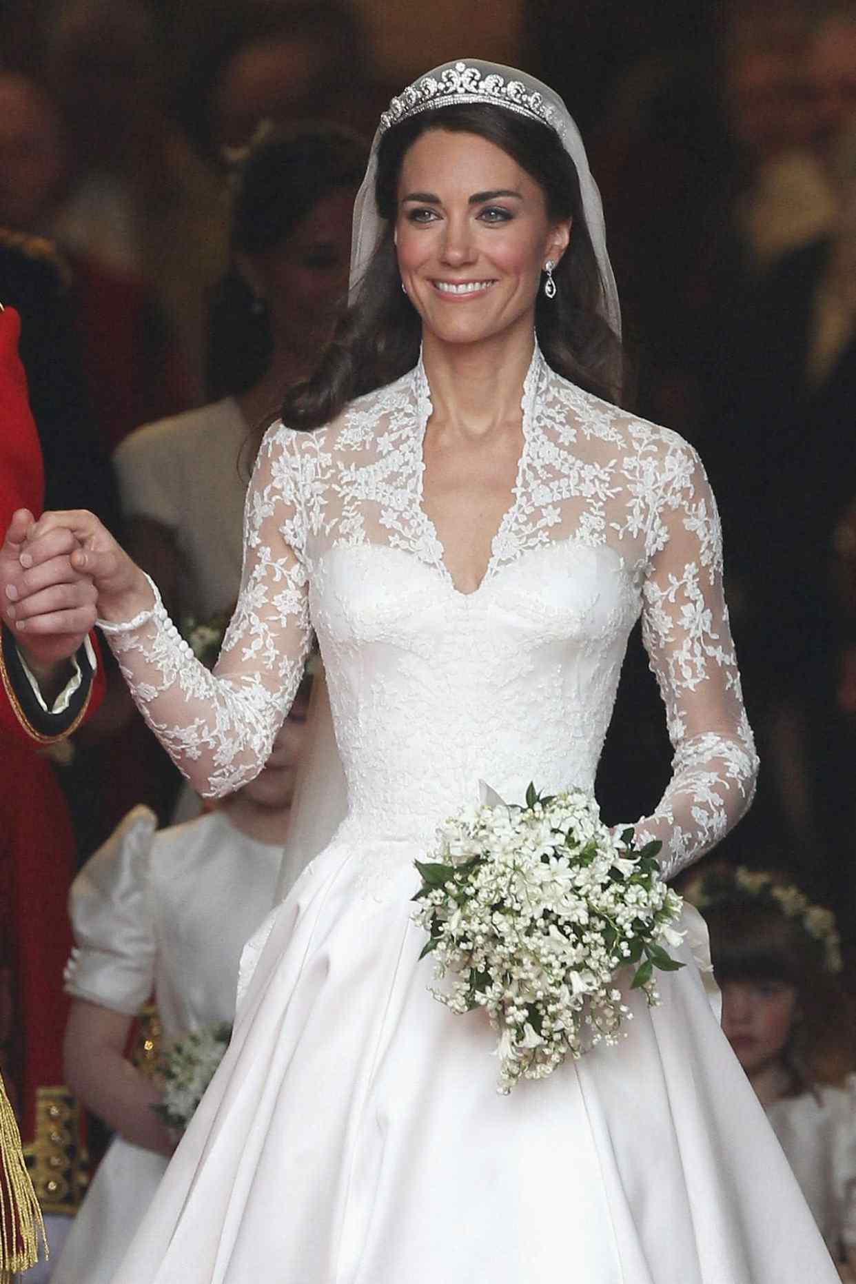 凯特王妃从小美到大,结婚后完成风格脱变,婚前时髦婚后高贵典雅