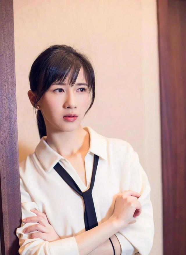 网红papi酱生子后露面,面色憔悴似老十岁?孩子跟爸姓却惹争议!