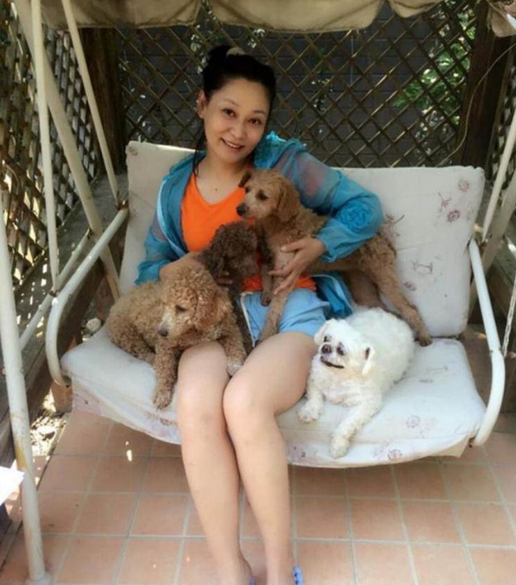 她曾以模特身份出道,因长得美被选中演戏,多年后已经转行做幕后|潘婕