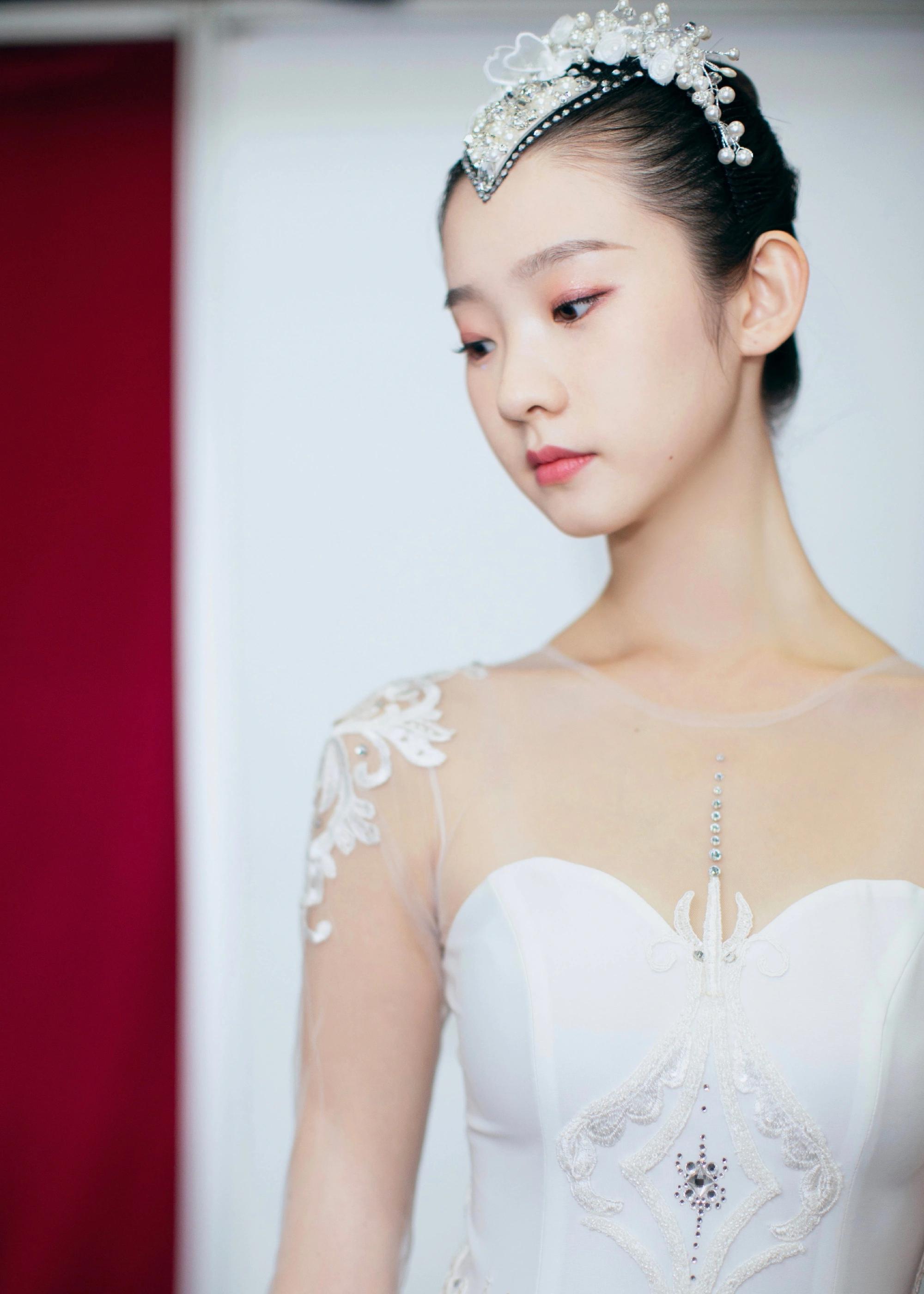 张艺凡:她是"时代峰峻"的二公主,但不是tfboys的师妹!