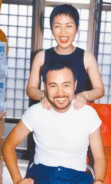 与前妻相守18年的童安格为什么转身娶了现任经纪人廖海莉