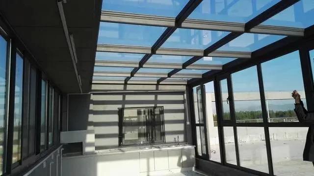 上下2个露台,花了5w封成双层阳光房,邻居看完也要学着做