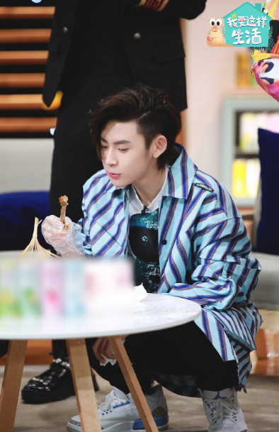 我要这样生活范丞丞小鬼正骨按摩意外解锁rap新姿势