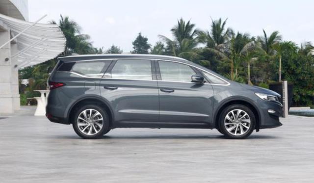 吉利版"gl8"12.5万开回家,关键还配1.5t 48v混动油耗6l