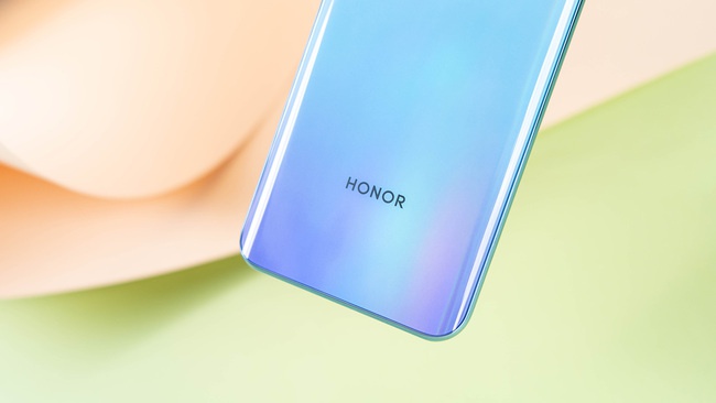 玩游戏看电影拍照片荣耀play4tpro一机搞定