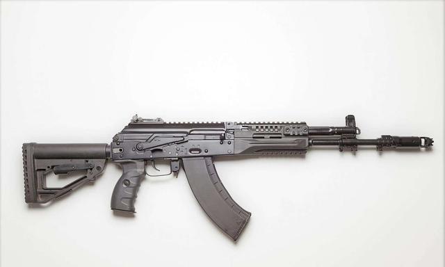 卡拉什尼科夫优秀后代俄军装备ak12新步枪打造俄版未来战士