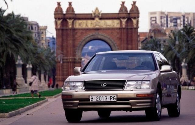 三四十万买老皇冠不算啥，50万买03年老凌志才是真情怀？