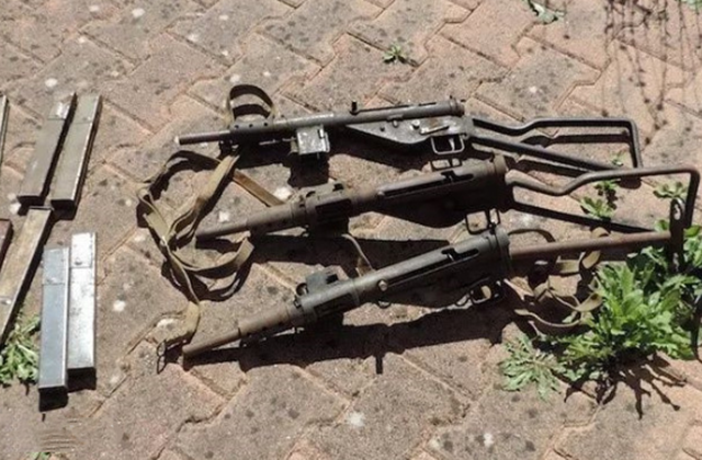 二战有多残酷?法国夫妻在老房子挖出军火库