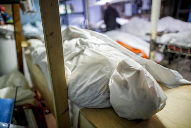 疫情还在不断蔓延,美国确诊病例和死亡病例也仍然在持续上升,等待火化