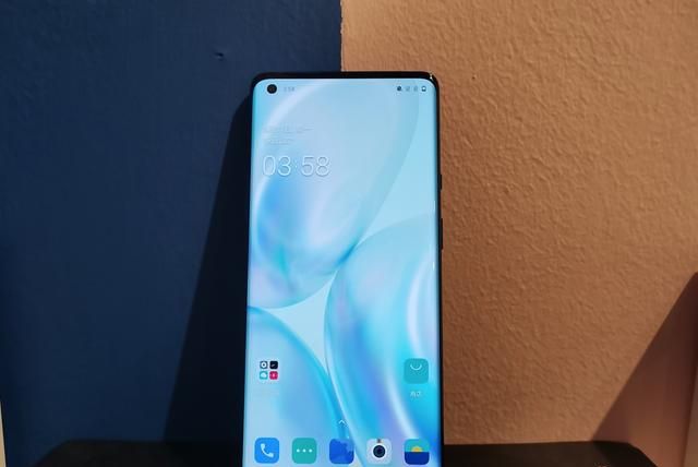 屏幕机皇一加8pro三周体验屏幕不意外游戏娱乐体验出奇的好