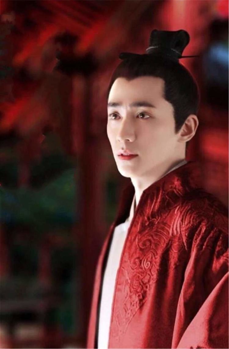 八大男星红衣,朱一龙翩翩公子,看到于朦胧:公子世无双