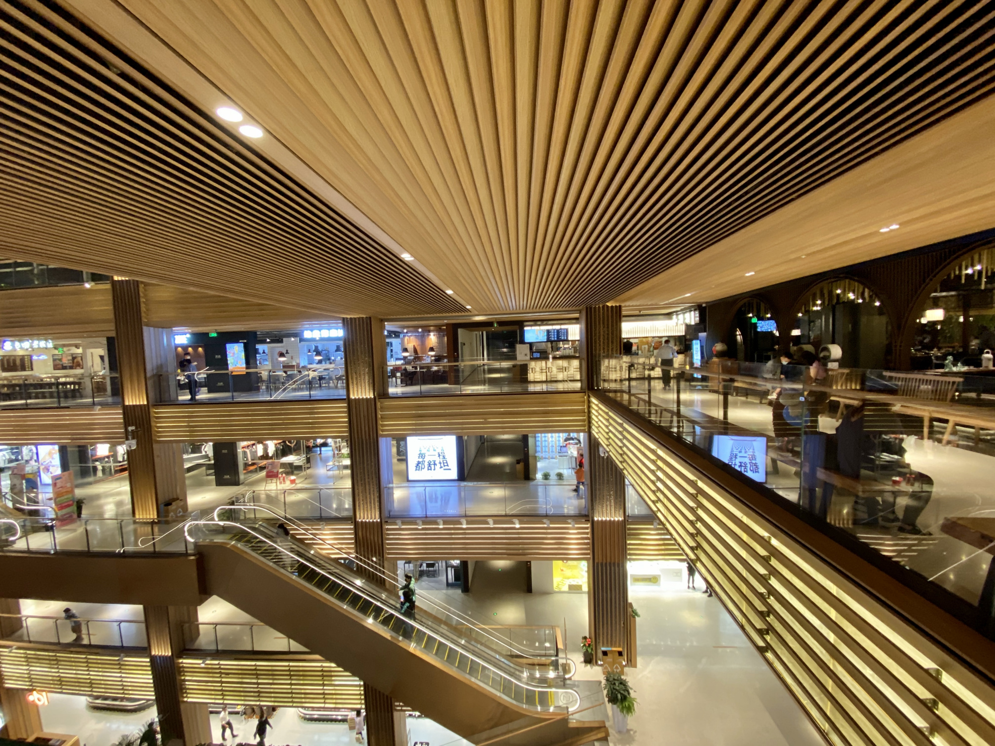 郑州最"文艺且精致"的商场 满满的高级感 本地人表示:没去过!