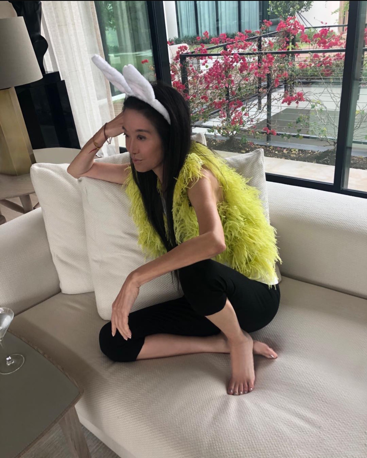 王微微穿搭不仅时髦,还十分减龄