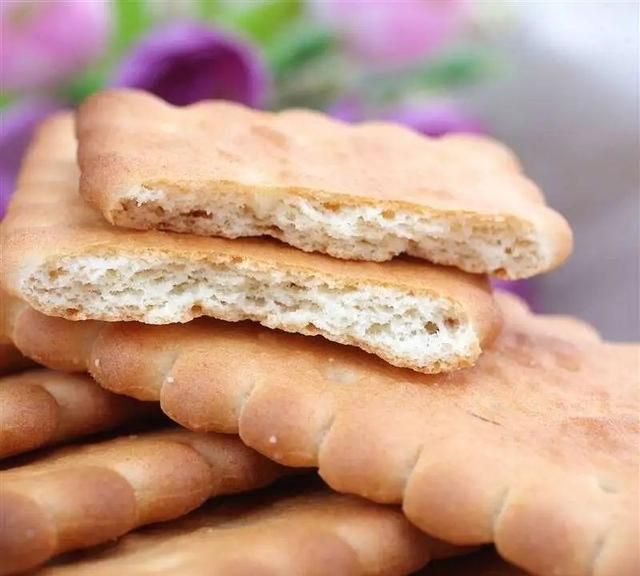 没错，钙奶饼干就是青岛人小时候的味道