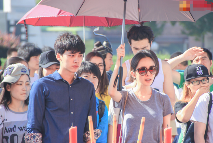 《古剑奇谭》六年前开机照,李易峰嫩出水,却没人留意小透明热巴