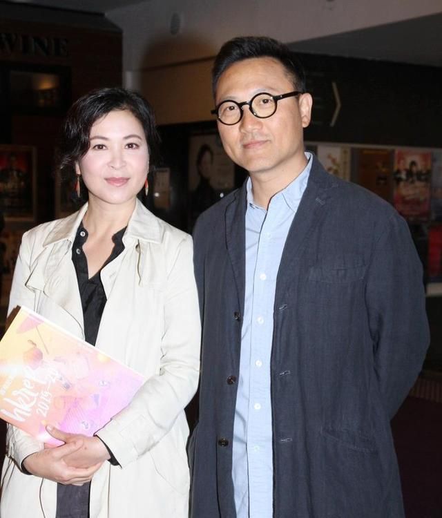 爱情长跑24年,因太懒年过半百才登记|苏玉华|潘灿良|结婚_新浪新闻