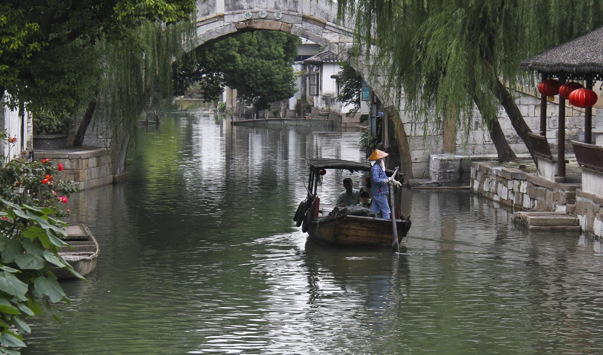 江苏最具江南特色的古镇,已有2000多年历史,距周庄15分钟车程