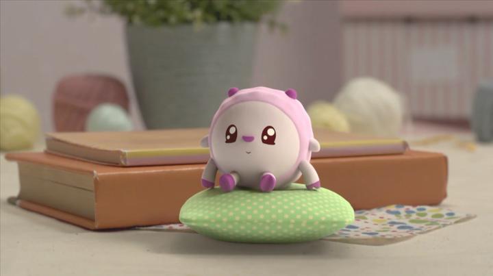 瑞奇宝宝:文文好聪明,在地上挨摔会疼,她干脆跑垫子上了