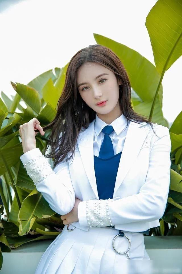 创3拉娜镜头太少因超高颜值被观众记住还曾在韩solo出道